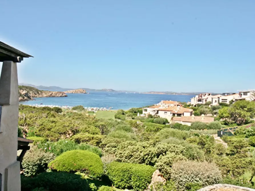 Immagine 21 di Appartamento in vendita  a Arzachena