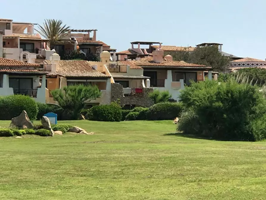 Immagine 27 di Appartamento in vendita  a Arzachena