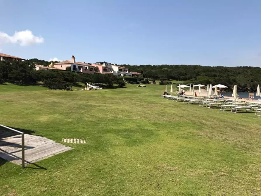 Immagine 28 di Appartamento in vendita  a Arzachena