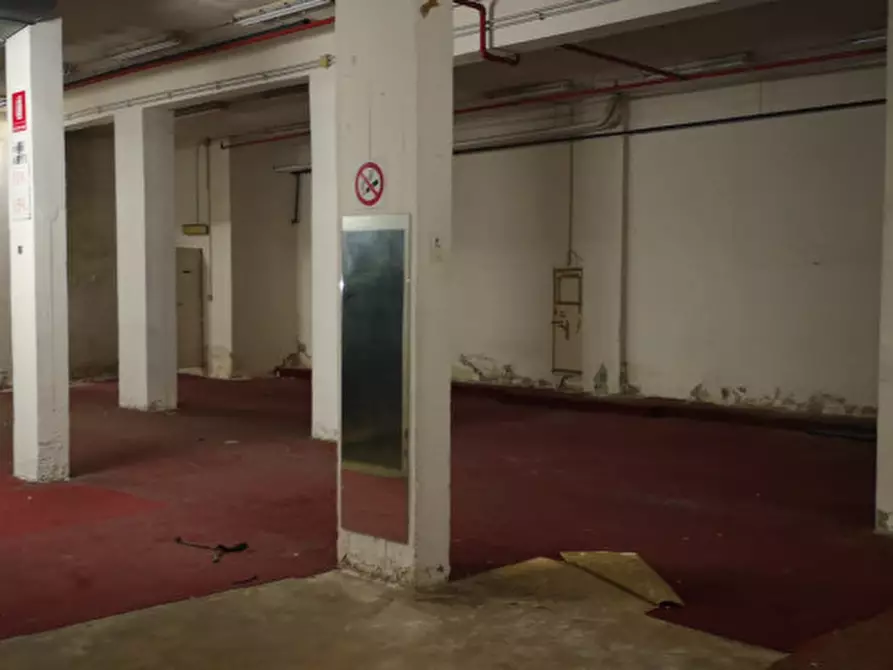 Immagine 5 di Negozio in affitto  in Giacomo Bove a Roma