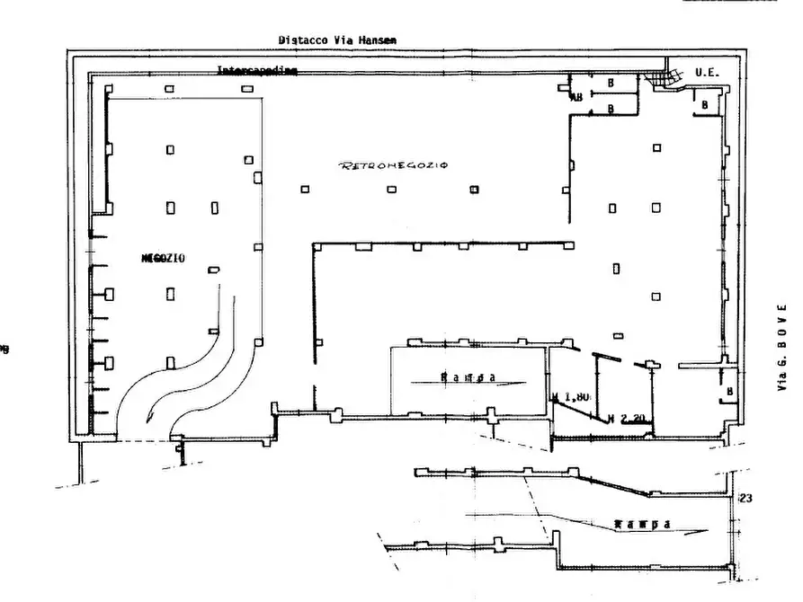Immagine 11 di Negozio in affitto  in Giacomo Bove a Roma