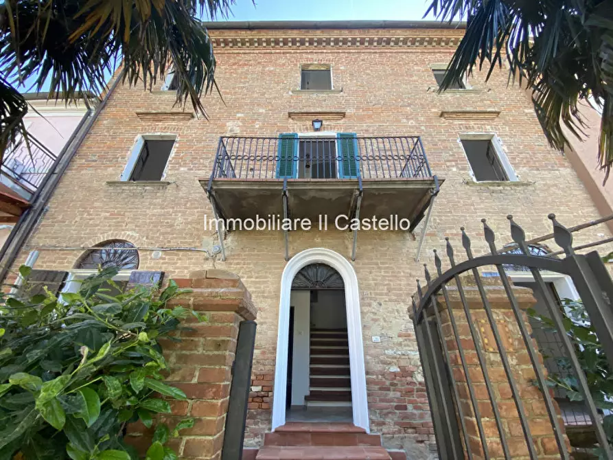 Immagine 1 di Villetta a schiera in vendita  in piazza san pietro a Castiglione Del Lago