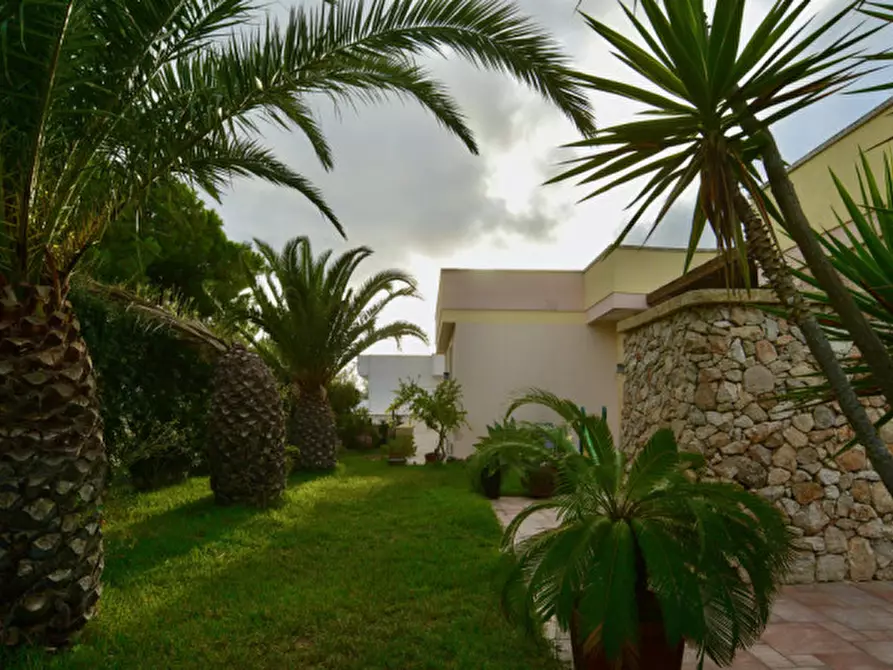 Immagine 15 di Villa in vendita  in Via Riccione a Taviano