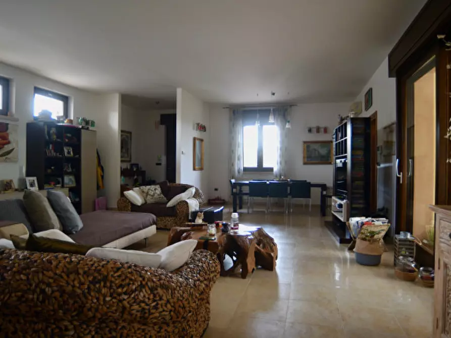 Immagine 38 di Villa in vendita  in Via Riccione a Taviano