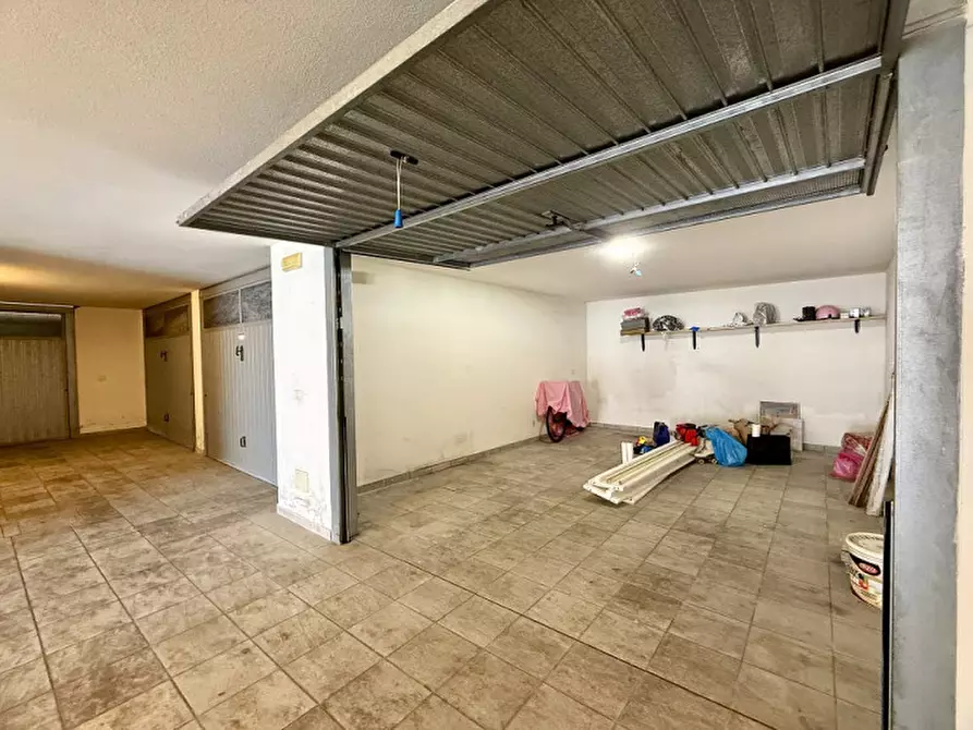 Immagine 15 di Appartamento in vendita  in viale Carbonia a Riccione