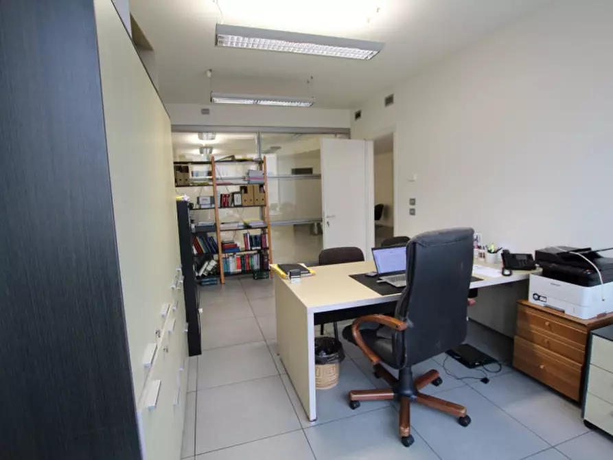 Immagine 9 di Ufficio in vendita  in Via Medoaco a Padova