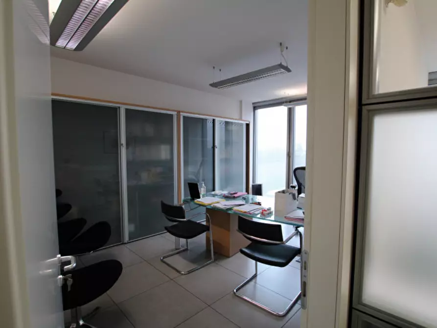 Immagine 10 di Ufficio in vendita  in Via Medoaco a Padova