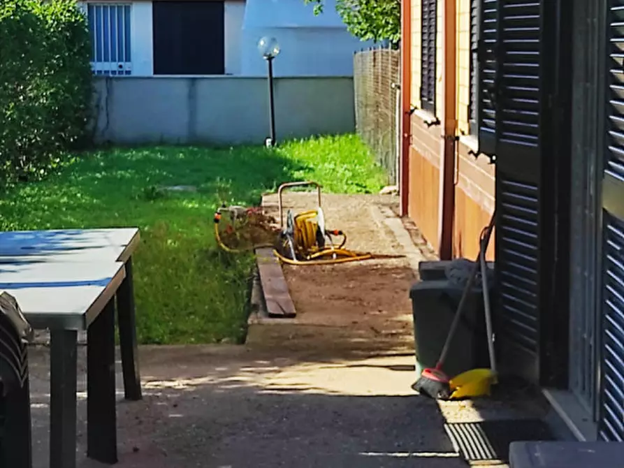 Immagine 21 di Villa in affitto  in via murisengo a Roma