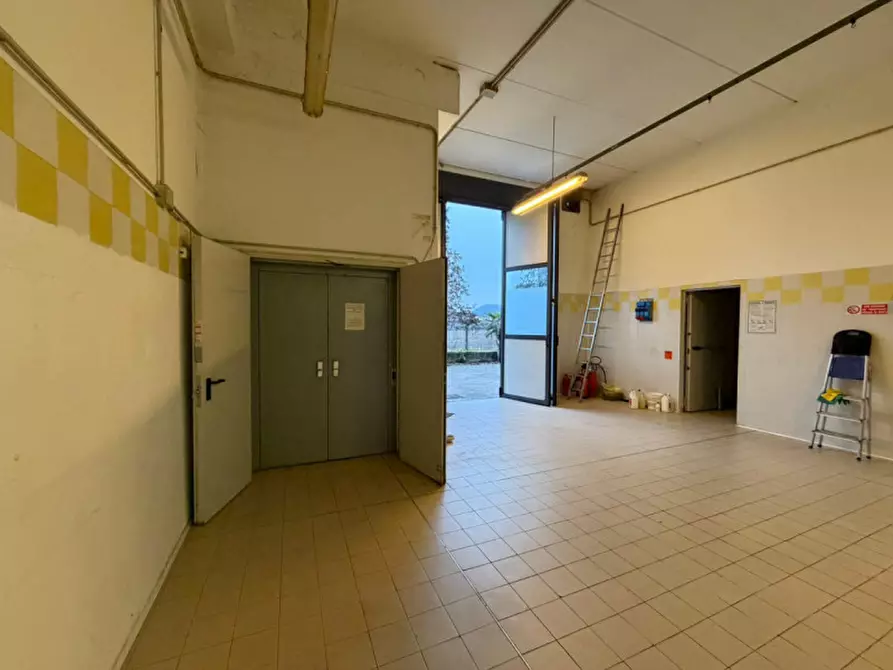 Immagine 2 di Capannone industriale in affitto  in Via Barovier a Abano Terme