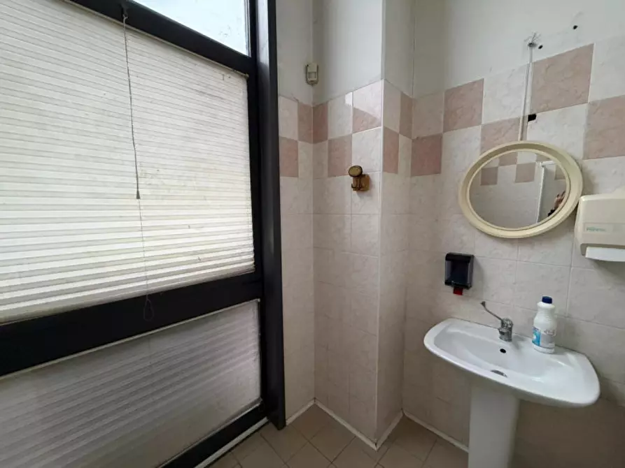 Immagine 5 di Capannone industriale in affitto  in Via Barovier a Abano Terme