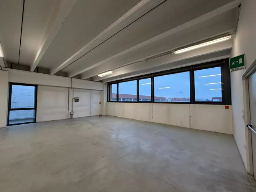 Immagine 9 di Capannone industriale in affitto  in Via Barovier a Abano Terme