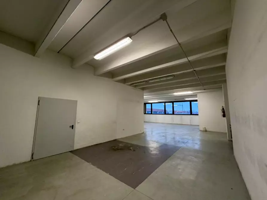 Immagine 11 di Capannone industriale in affitto  in Via Barovier a Abano Terme