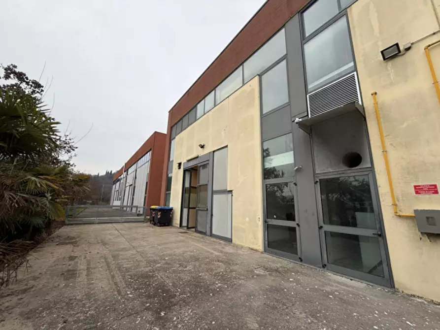 Immagine 19 di Capannone industriale in affitto  in Via Barovier a Abano Terme