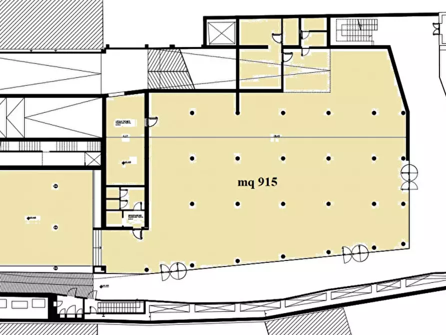 Immagine 15 di Negozio in vendita  in via Roma 15 a Livorno