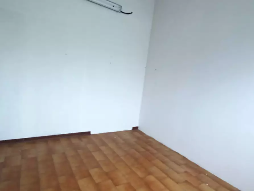 Immagine 2 di Negozio in vendita  a San Giovanni Valdarno