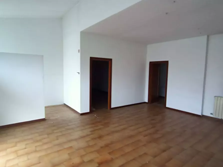 Immagine 6 di Negozio in vendita  a San Giovanni Valdarno