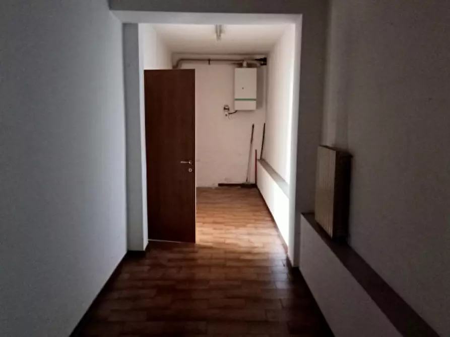 Immagine 7 di Negozio in vendita  a San Giovanni Valdarno