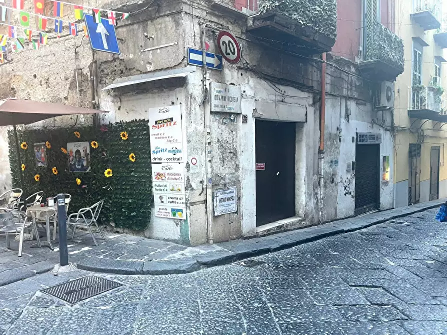 Immagine 1 di Negozio in vendita  in Via Giovanni Nicotera 65 a Napoli