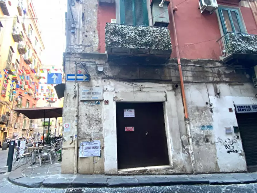 Immagine 3 di Negozio in vendita  in Via Giovanni Nicotera 65 a Napoli