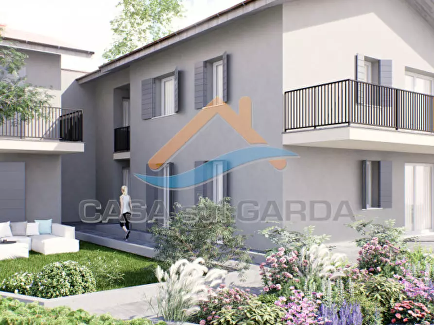 Immagine 7 di Appartamento in vendita  a Peschiera Del Garda