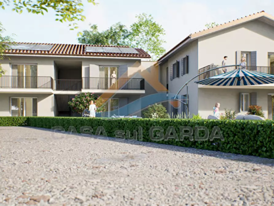 Immagine 11 di Appartamento in vendita  a Peschiera Del Garda