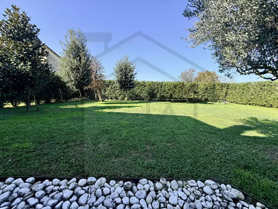 Immagine 40 di Villa in vendita  in Via Cadore a Padova