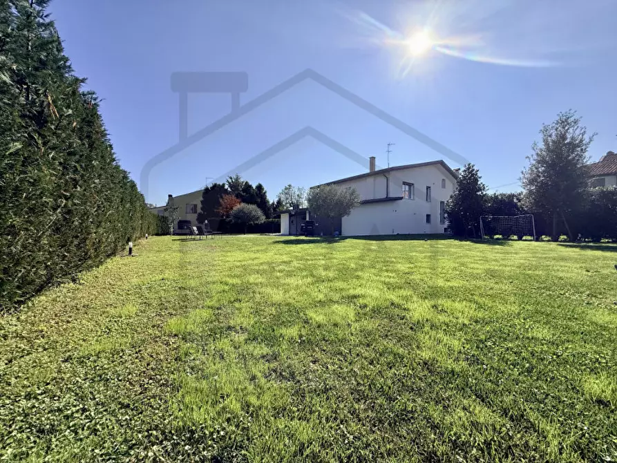 Immagine 41 di Villa in vendita  in Via Cadore a Padova