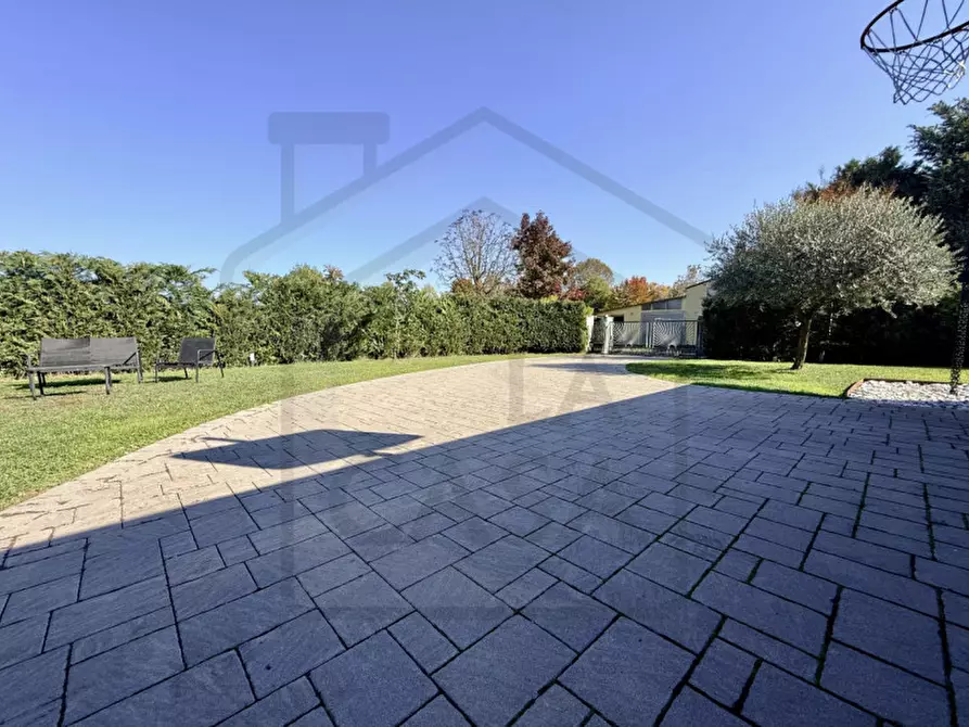 Immagine 42 di Villa in vendita  in Via Cadore a Padova