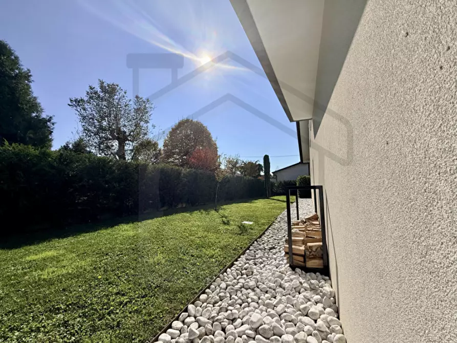 Immagine 45 di Villa in vendita  in Via Cadore a Padova