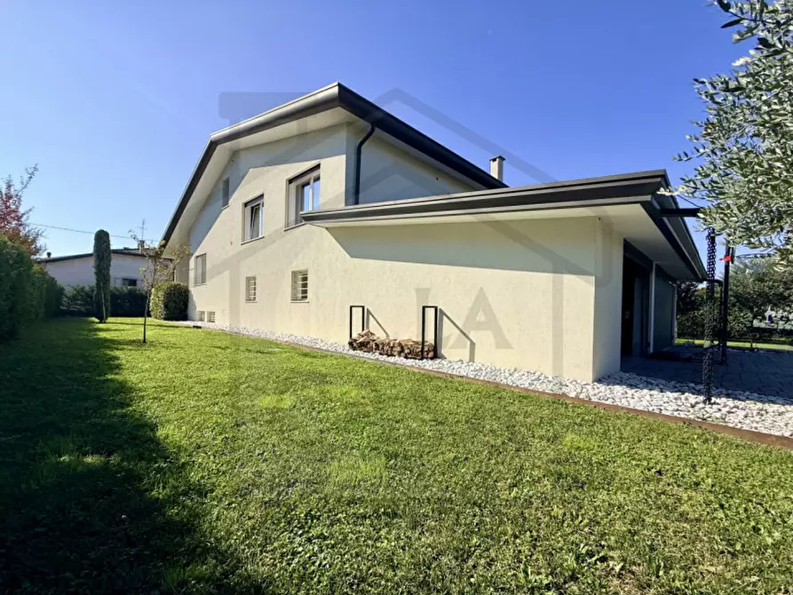 Immagine 46 di Villa in vendita  in Via Cadore a Padova