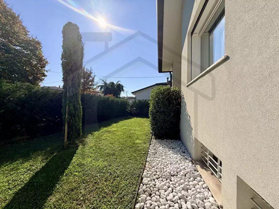 Immagine 48 di Villa in vendita  in Via Cadore a Padova