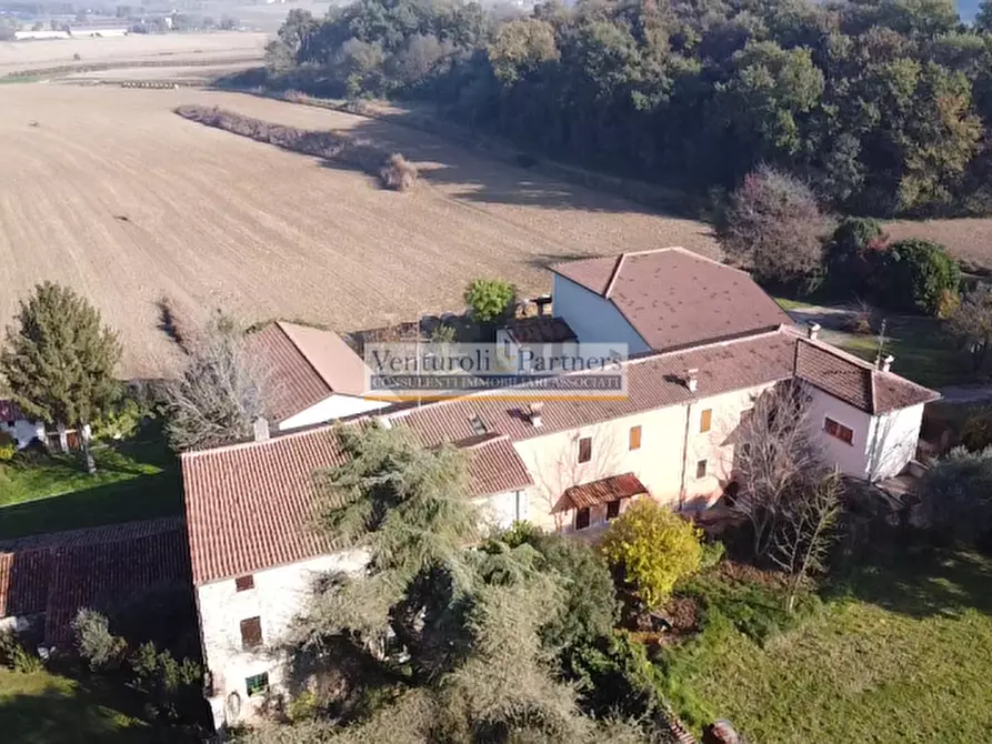 Immagine 1 di Palazzo in vendita  in via garibaldi a Pozzolengo