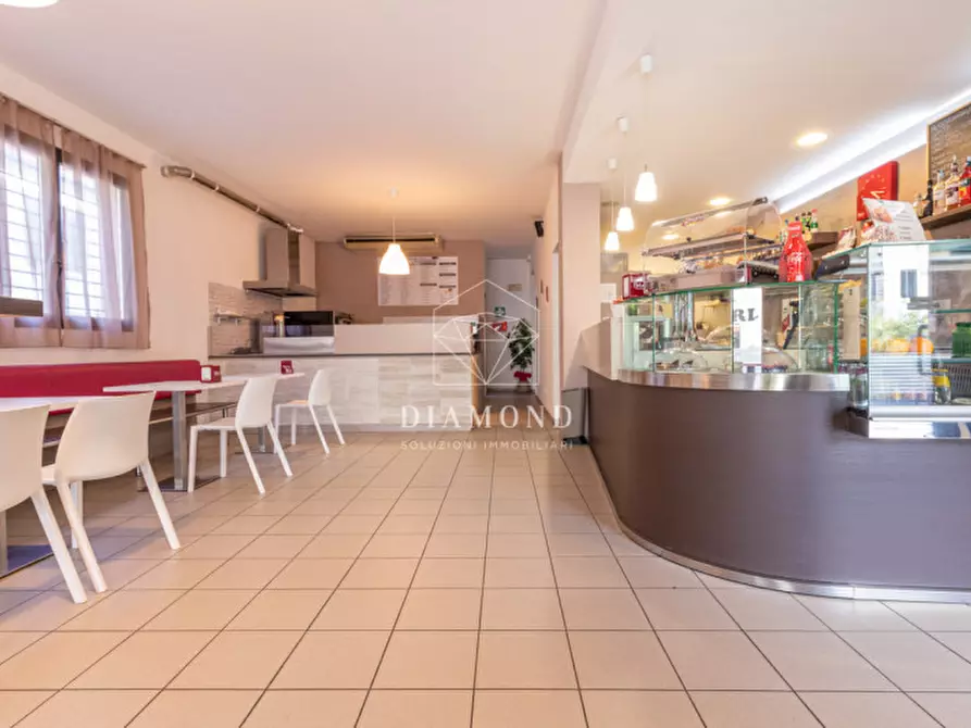 Immagine 1 di Negozio in affitto  in Via Unione a Vedelago