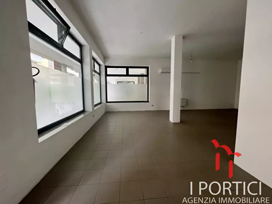 Immagine 4 di Negozio in vendita  in via Veneto a Martellago