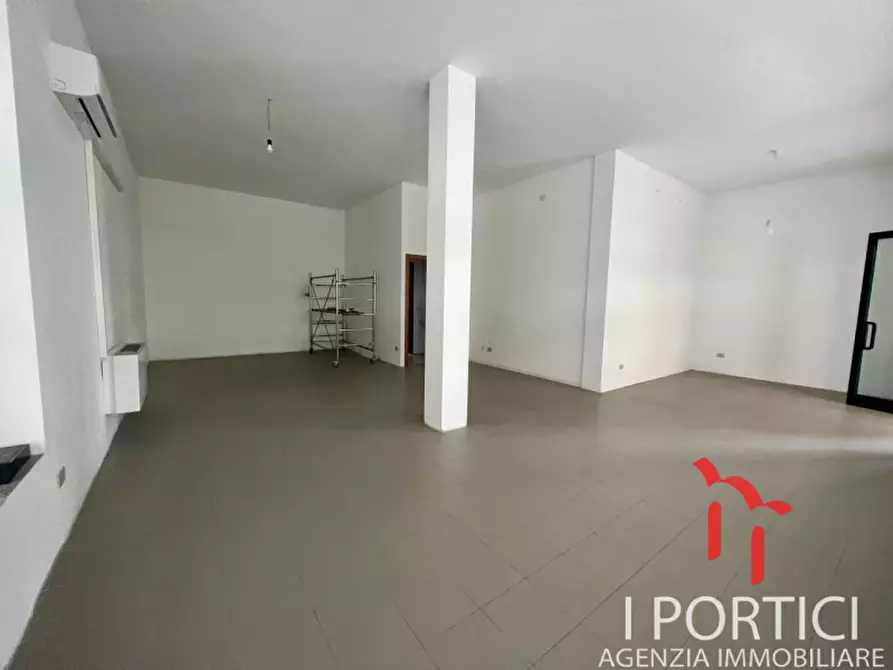 Immagine 5 di Negozio in vendita  in via Veneto a Martellago