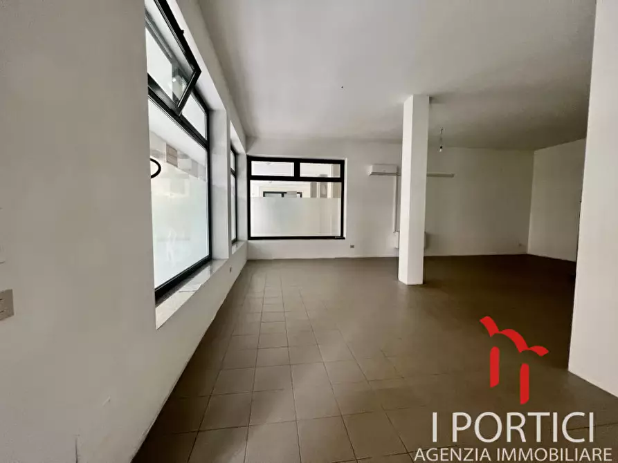 Immagine 6 di Negozio in vendita  in via Veneto a Martellago