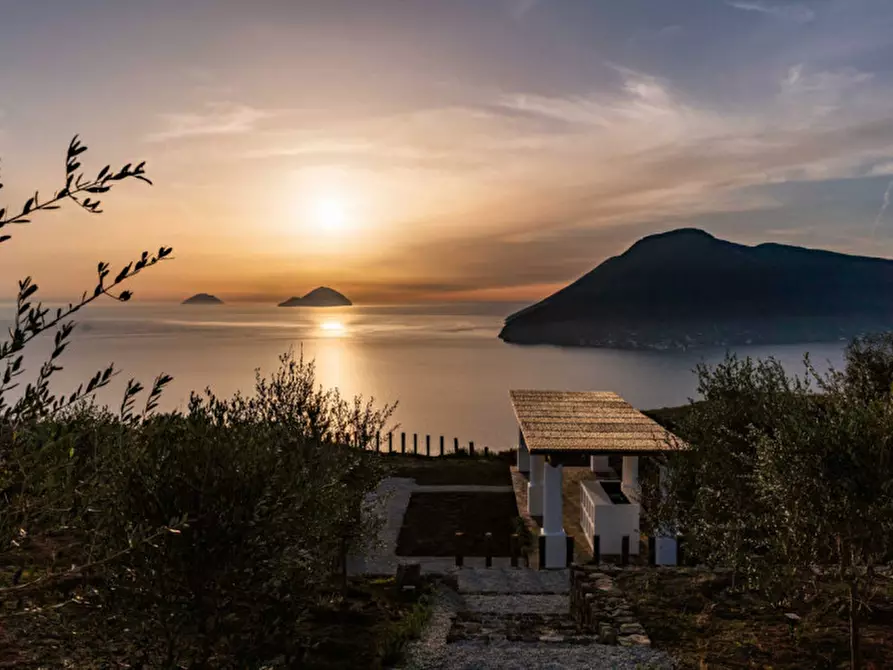 Immagine 1 di Casa indipendente in vendita  in CONTRADA CALVANO a Lipari