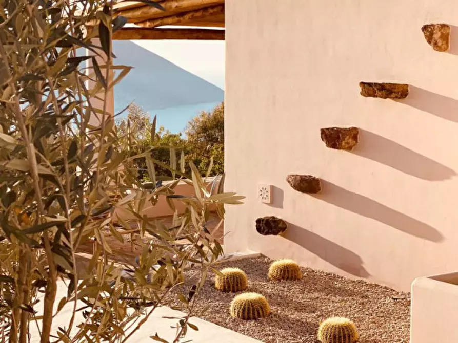 Immagine 38 di Casa indipendente in vendita  in CONTRADA CALVANO a Lipari