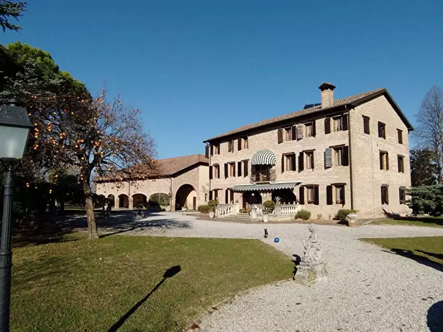 Immagine 1 di Villa in vendita  a Motta Di Livenza