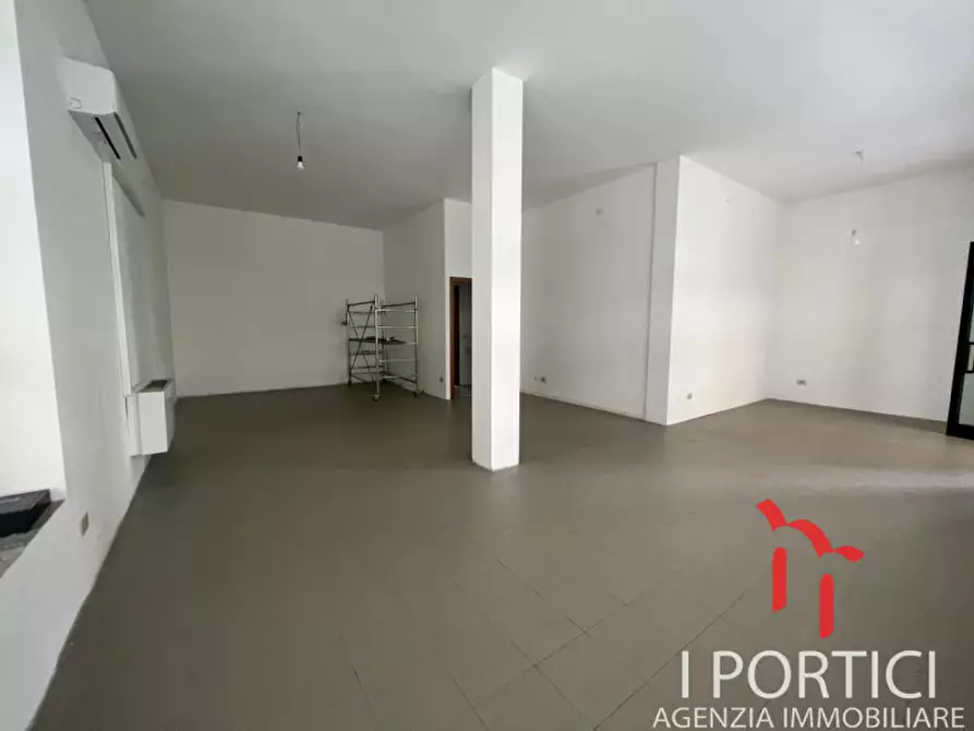 Immagine 7 di Negozio in affitto  in via Veneto a Martellago