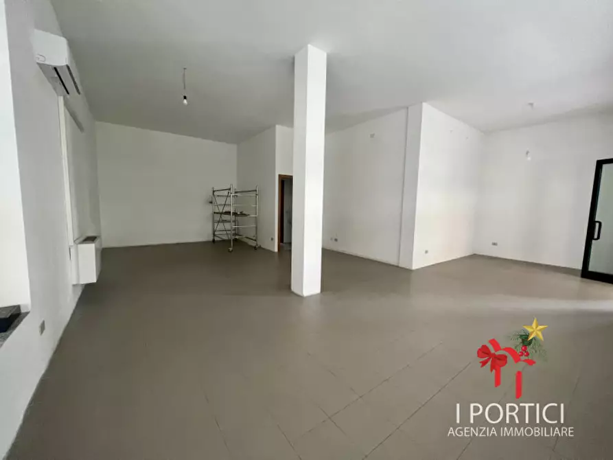 Immagine 9 di Negozio in affitto  in via Veneto a Martellago