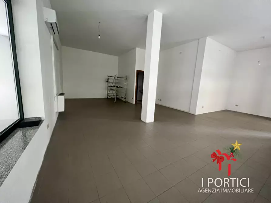 Immagine 10 di Negozio in affitto  in via Veneto a Martellago