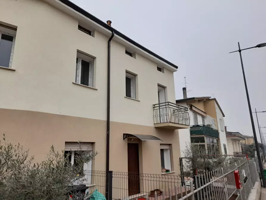 Immagine 1 di Appartamento in vendita  in via Rosa a Belfiore