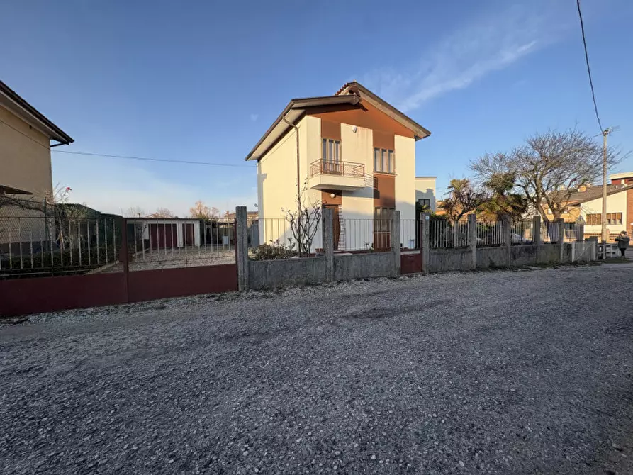 Immagine 3 di Casa indipendente in vendita  in Via Veneto a Udine