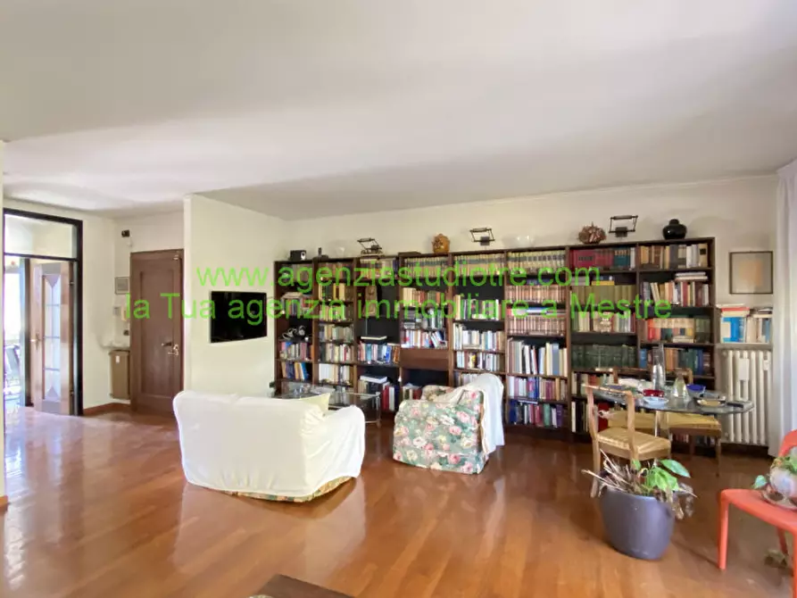 Immagine 3 di Appartamento in vendita  in via tasso a Venezia