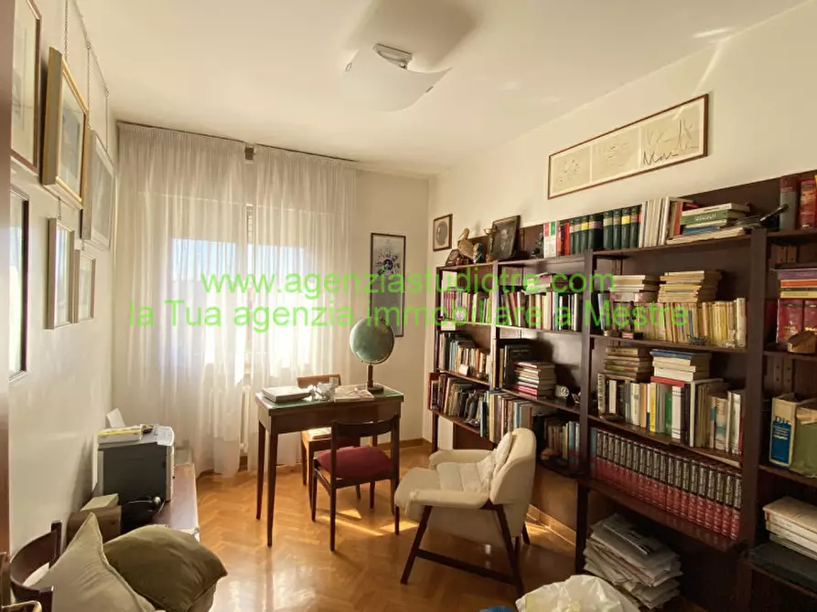 Immagine 14 di Appartamento in vendita  in via tasso a Venezia