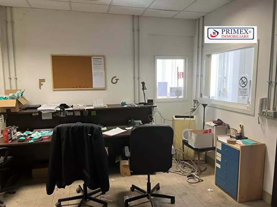 Immagine 2 di Capannone industriale in affitto  in VIA MONTELEONE DI FERMO a Roma