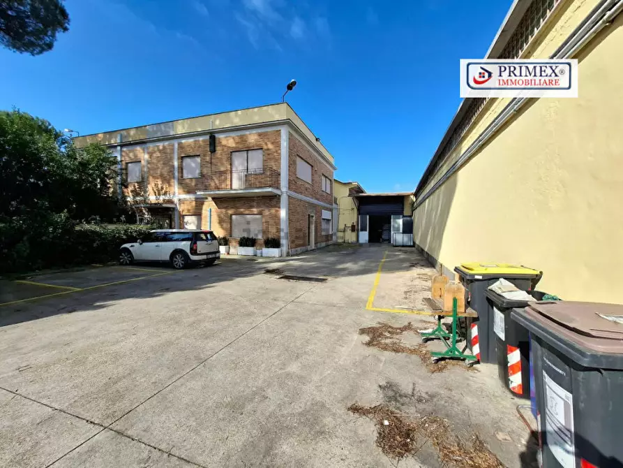 Immagine 13 di Capannone industriale in affitto  in VIA MONTELEONE DI FERMO a Roma