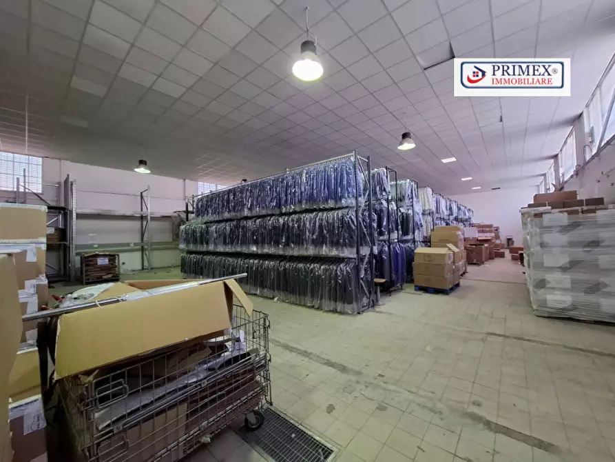 Immagine 18 di Capannone industriale in affitto  in VIA MONTELEONE DI FERMO a Roma