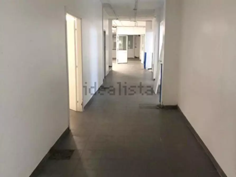 Immagine 21 di Capannone industriale in affitto  in VIA MONTELEONE DI FERMO a Roma